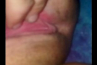 Playing with juicy pink pussy 31 sec