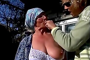 Young grandson really knows how to make his slutty grandma moan! 10 min