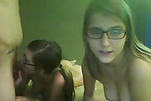 Awesome Webcam Threesome -  32 min