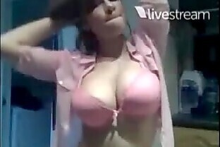 Tuitera mexicana se desnuda por Webcam