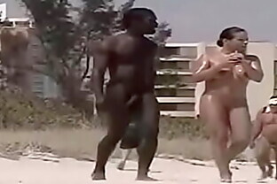Negro En Playa Nudista