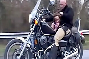 Mamada desde el sidecar