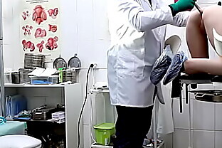 Exelent orgasm on gyno chair
