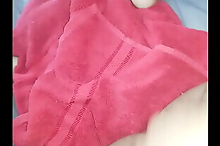 rubbing my pussy