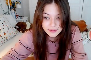 Turkish in Crotchless doing webcam