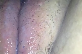 Fucking my pussy with a hairbrush - BlumpkinTube.com 