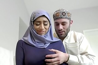 Czech in Hijab doing Biting